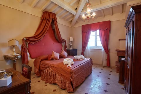 Romantic Room, Private Bathroom (External) | 2 bedrooms, premium bedding, down comforters, memory foam beds