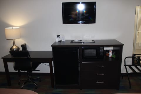 Standard Double Room, 2 Double Beds, Non Smoking | Desk, laptop workspace, blackout drapes, iron/ironing board