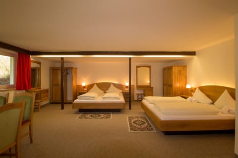 House, 3 Bedrooms (D) | Hypo-allergenic bedding, in-room safe, desk, soundproofing