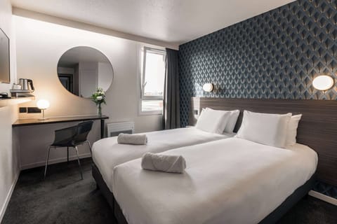 Standard Room, 2 Twin Beds | Pillowtop beds, individually decorated, individually furnished, desk