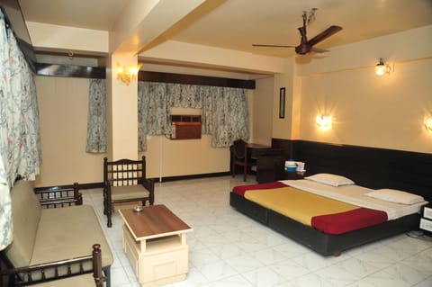 Deluxe Room, 1 Double Bed | Free WiFi, bed sheets
