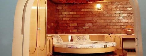 Suite, 1 Double Bed | Free WiFi, bed sheets
