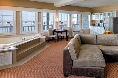 Presidential Suite - Bayfront | Premium bedding, pillowtop beds, in-room safe, individually decorated