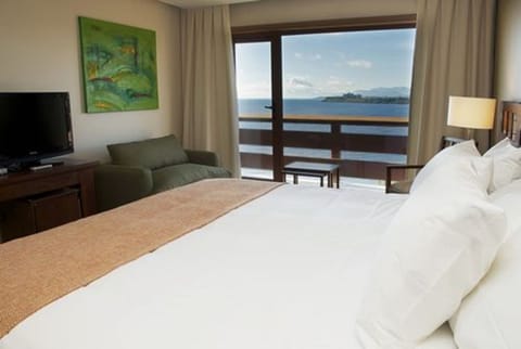 Superior Room, Balcony, Lake View | Minibar, in-room safe, soundproofing, free WiFi