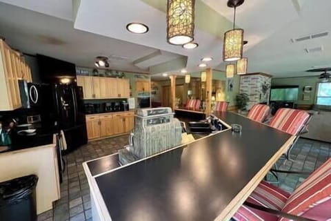 Wrap around bar great for serving up large groups