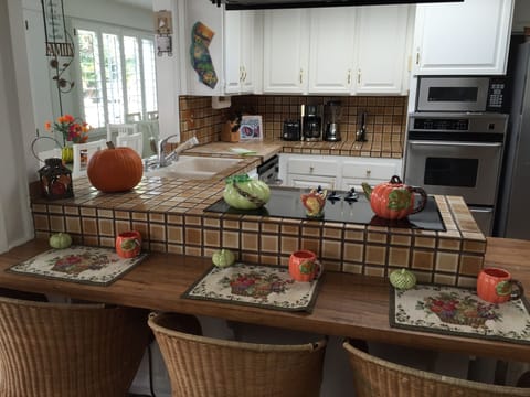 Kitchen and bar seating