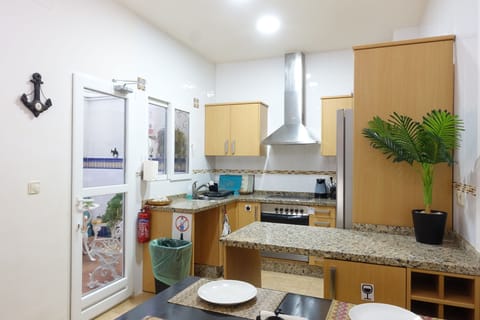 Kitchen with dining table 