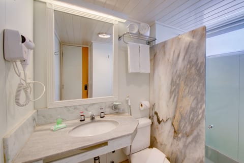 Superior Room, Ocean View | Bathroom sink