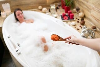 Couples treatment rooms, sauna, spa tub, steam room, body treatments