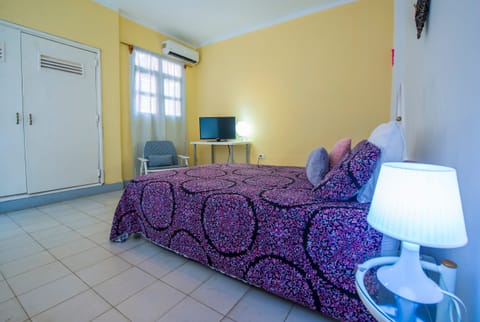 Deluxe Double Room, 1 King Bed, Non Smoking | In-room safe, individually decorated, individually furnished, desk