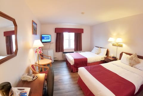 Room Two full beds (up to 4 pers) | Desk, iron/ironing board, free WiFi, bed sheets
