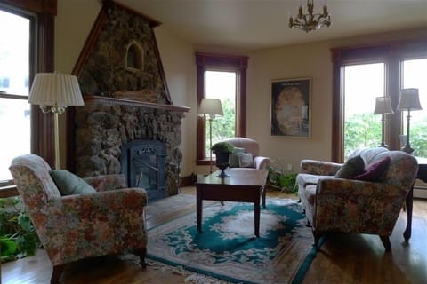 Living Room with Gas Fireplace