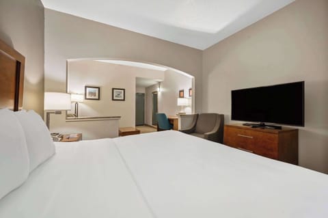 Suite, 1 King Bed, Non Smoking | Desk, laptop workspace, iron/ironing board, free WiFi