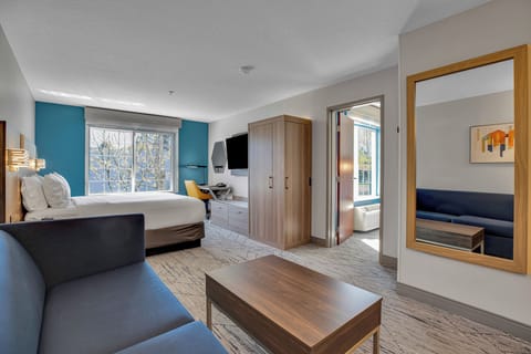 Premium bedding, down comforters, pillowtop beds, desk