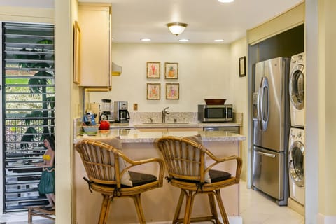 Kitchen with New Granite Counter tops, Stainless Steel appliances, New LG Washer