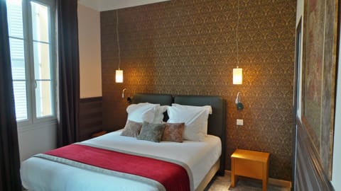 Superior Double Room, Park View | Room amenity