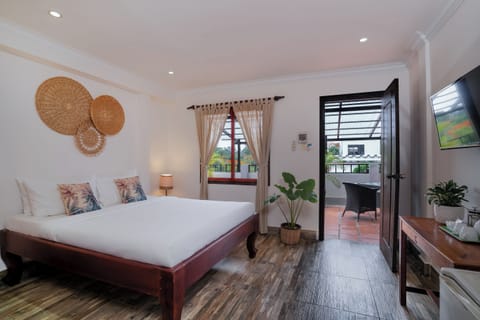 Deluxe Double Room, Terrace | Premium bedding, down comforters, minibar, in-room safe