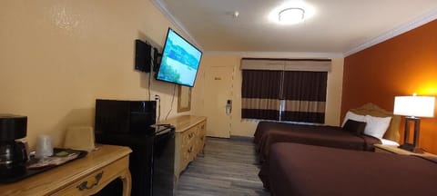 Room, 2 Queen Beds, Non Smoking, Private Bathroom | Free WiFi, bed sheets