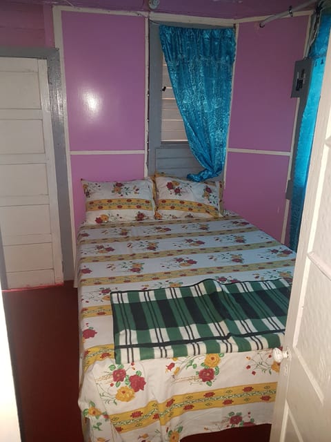 Standard Cabin, 1 Queen Bed, Smoking | 2 bedrooms, minibar, blackout drapes, free WiFi