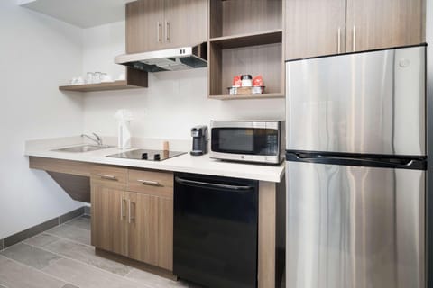 In-room safe, desk, laptop workspace, iron/ironing board