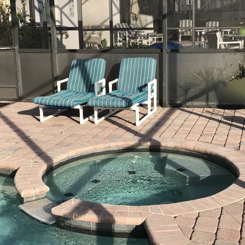 Indoor/outdoor pool