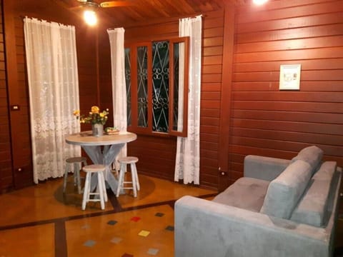 Chalet | Living room | Flat-screen TV