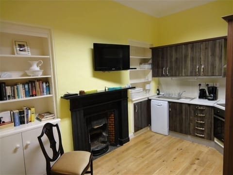 Spacious new Fitted Kitchen, & working Limestone fireplace!