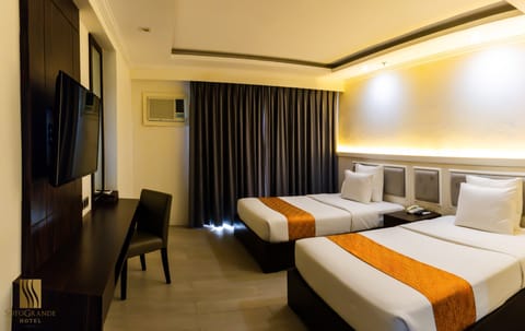 Deluxe Twin Room | In-room safe, free WiFi, bed sheets