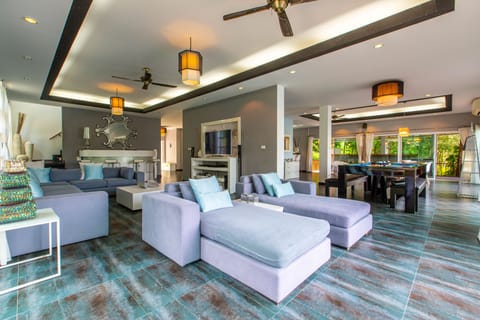 Beach Villa Phangan 5 Bedrooms | Living room