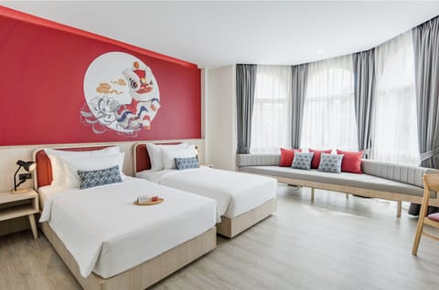 Deluxe Twin Room | In-room safe, individually decorated, individually furnished, desk