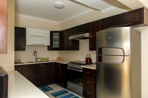 Luxury Apartment, 2 Bedrooms | Private kitchen | Full-size fridge, microwave, oven, stovetop