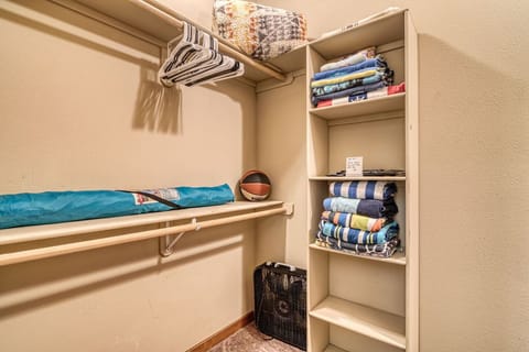 Master bedroom 1 closet area.