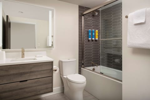 Suite, 2 Bedrooms | Bathroom | Free toiletries, hair dryer, towels