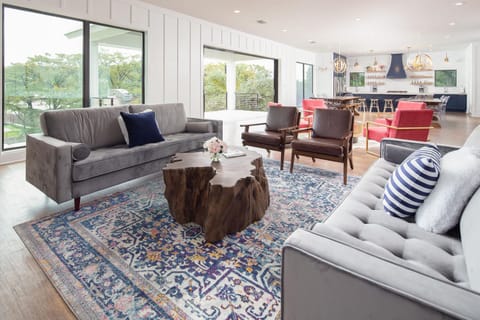 Guadalupe Riverfront, luxurious home!