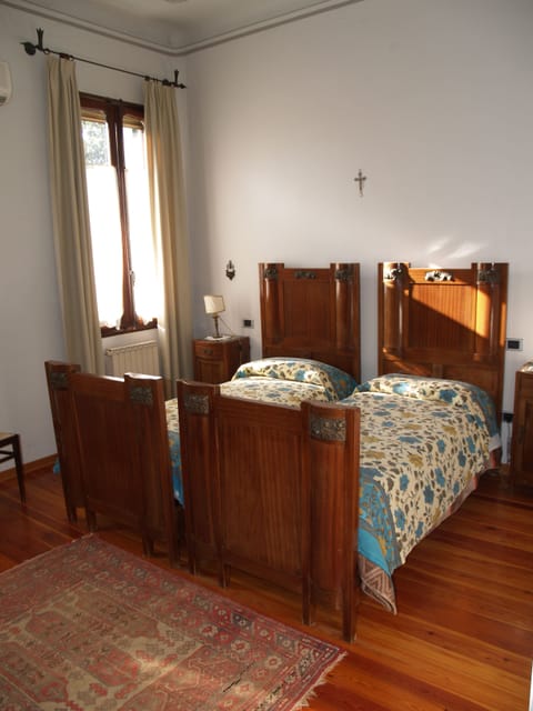 Deluxe Twin Room | Individually furnished, desk, cribs/infant beds, free WiFi
