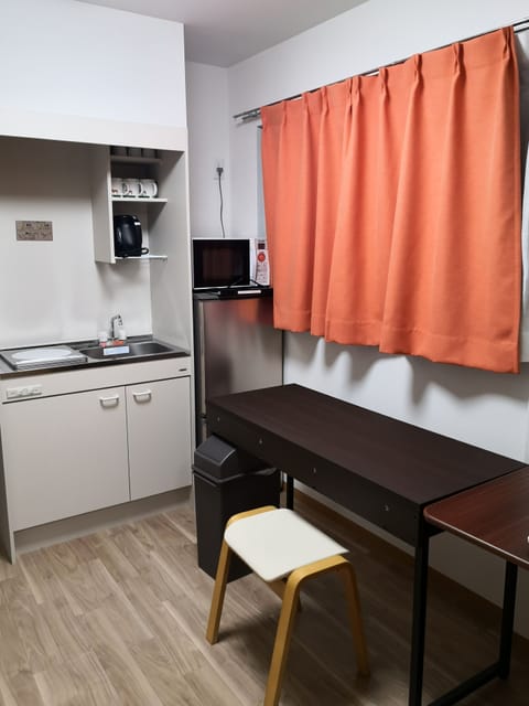 Family Room, Non Smoking | Laptop workspace, blackout drapes, iron/ironing board, free WiFi