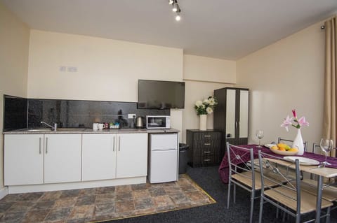 Executive Studio, Multiple Beds | Private kitchenette | Full-size fridge, microwave, electric kettle, toaster