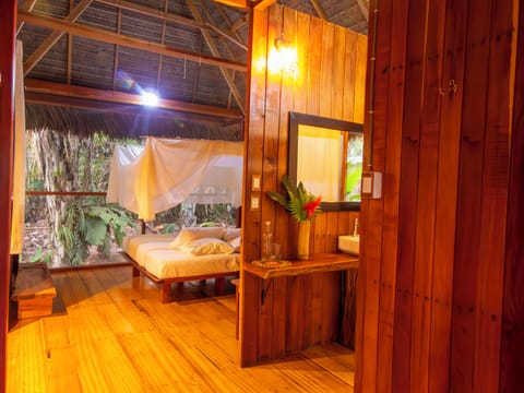 Deluxe Cabin, 1 Bedroom, Private Bathroom | Bed sheets