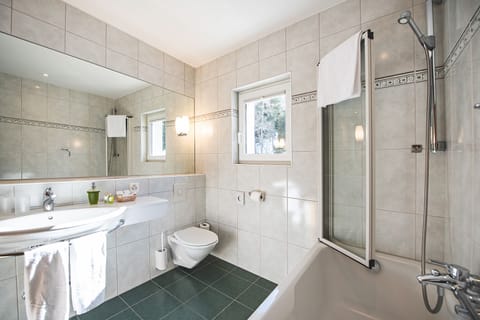 Superior Double Room | Bathroom | Free toiletries, hair dryer, bathrobes, slippers