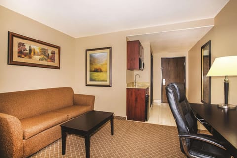 Deluxe Room, 2 Queen Beds, Non Smoking (Deluxe Executive Room) | Premium bedding, pillowtop beds, desk, laptop workspace