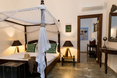 Safari Room | Egyptian cotton sheets, premium bedding, minibar, in-room safe