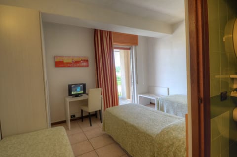 Free WiFi, bed sheets, wheelchair access