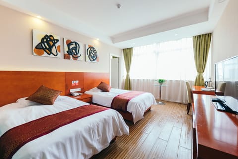 Deluxe Suite | 1 bedroom, premium bedding, down comforters, pillowtop beds