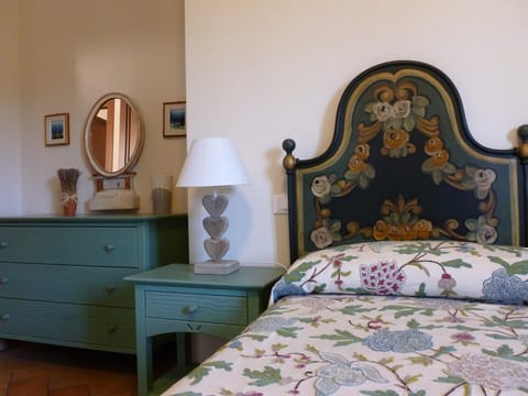 Comfort Apartment, 2 Bedrooms, Balcony | Blackout drapes, free WiFi, bed sheets