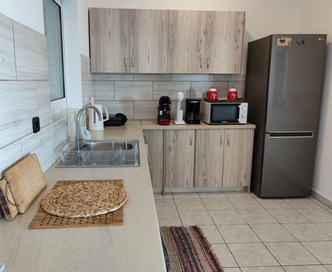 FULL EQUIPMENT KITCHEN