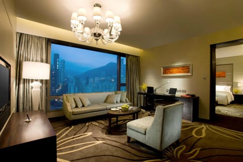 Executive Suite, 1 King Bed | Premium bedding, down comforters, free minibar items, in-room safe