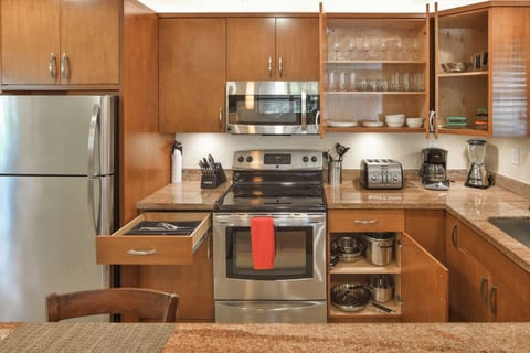 Suite #1 - Fully Stocked Kitchen