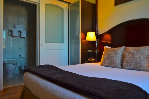 ROOM 301 - Queen Room (Second Floor) | Premium bedding, memory foam beds, individually decorated