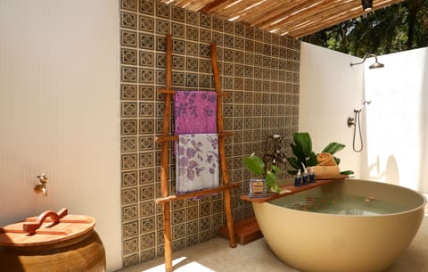 One Bedroom Seaview Pool Villa | Bathroom | Shower, rainfall showerhead, free toiletries, hair dryer