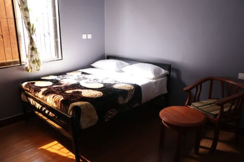Double Room | Blackout drapes, iron/ironing board, free WiFi, bed sheets